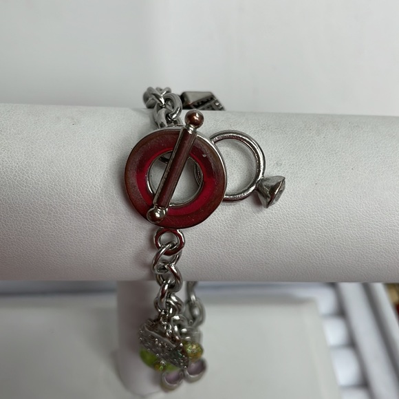 Silver Tone Macys Charm Bracelet. - Picture 5 of 13